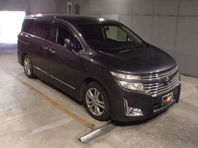 NISSAN ELGRAND — фото