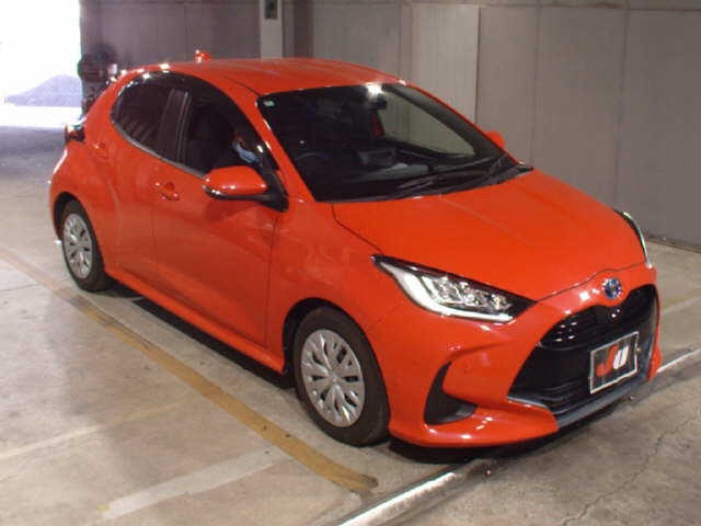 TOYOTA YARIS — фото
