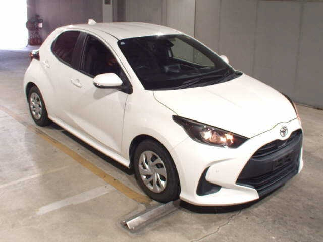 TOYOTA YARIS — фото