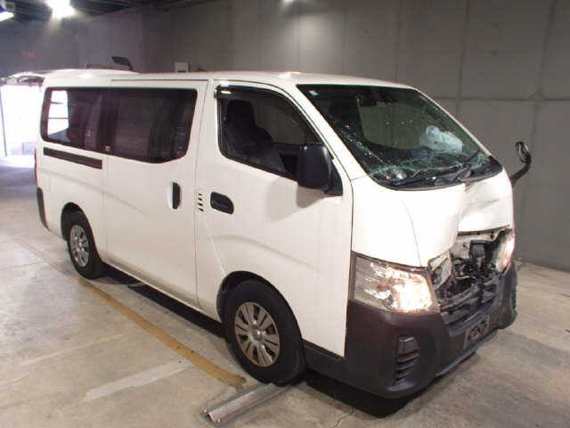 NISSAN CARAVAN — фото