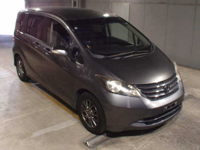HONDA FREED — фото