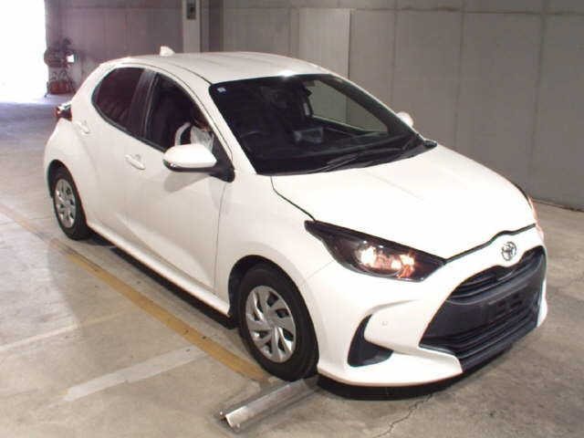 TOYOTA YARIS — фото