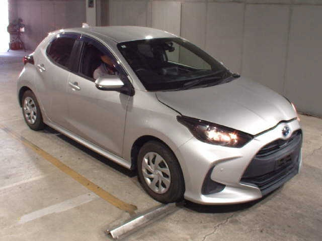 TOYOTA YARIS — фото
