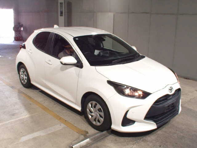 TOYOTA YARIS — фото