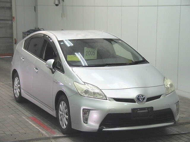 TOYOTA PRIUS — фото