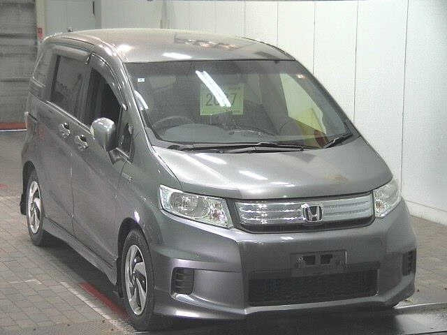 HONDA FREED — фото