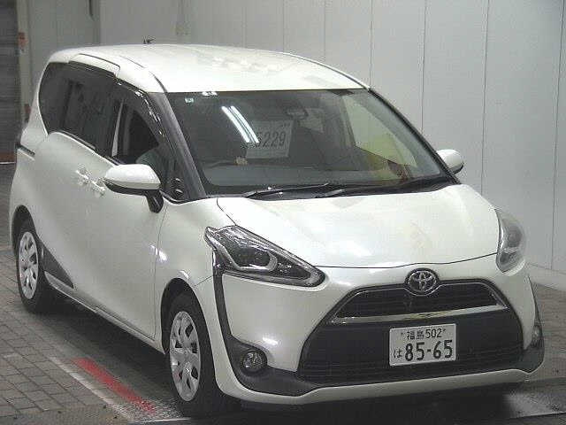 TOYOTA SIENTA — фото