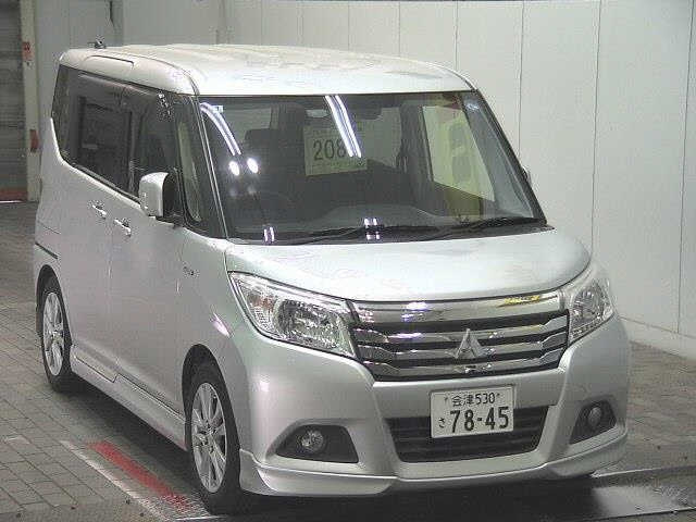 MITSUBISHI DELICA — фото