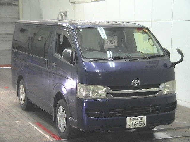TOYOTA HIACE — фото