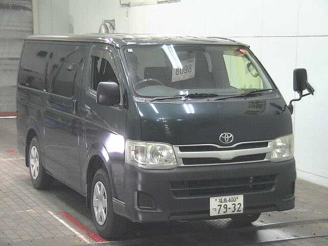 TOYOTA HIACE — фото