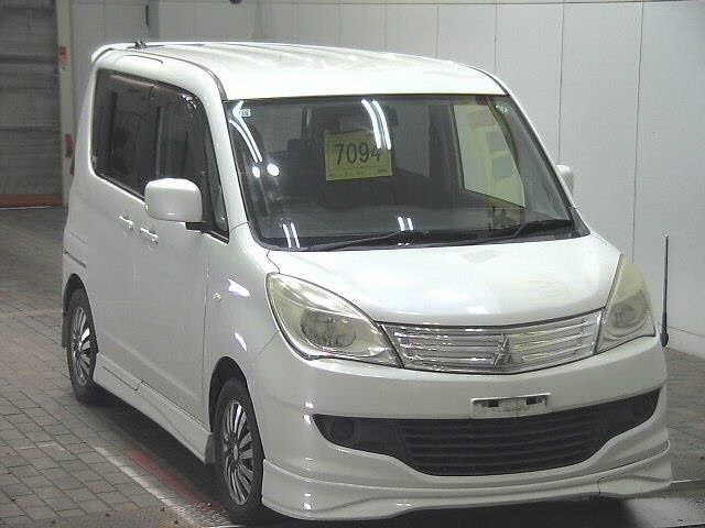 MITSUBISHI DELICA — фото