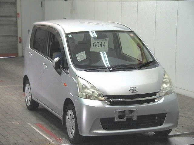 DAIHATSU MOVE — фото