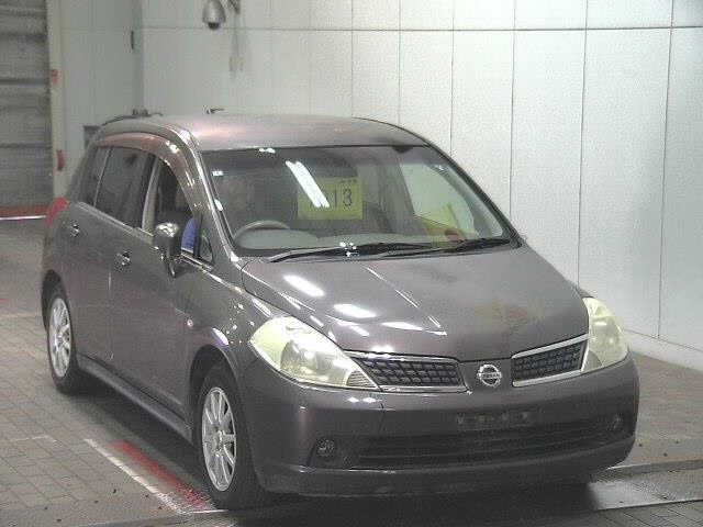 NISSAN TIIDA — фото