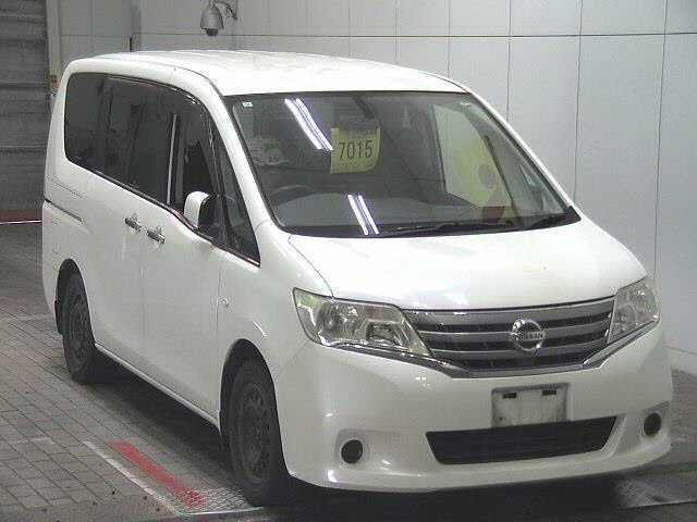 NISSAN SERENA — фото