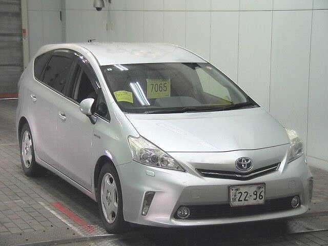 TOYOTA PRIUS — фото