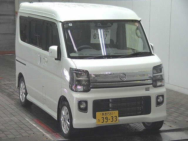NISSAN CLIPPER — фото