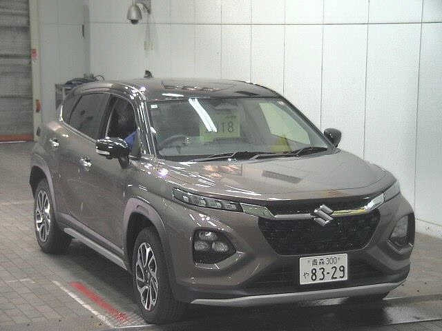 SUZUKI FRONX — фото