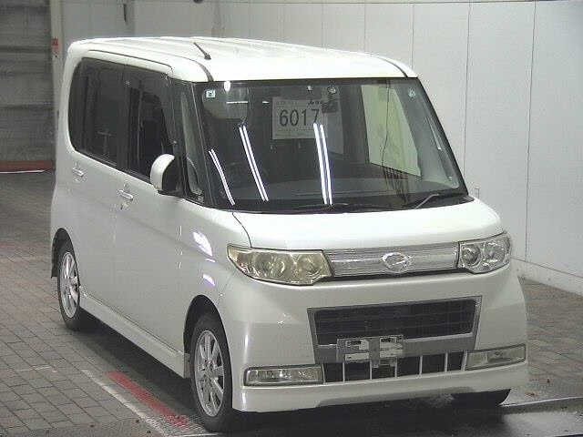 DAIHATSU TANTO — фото