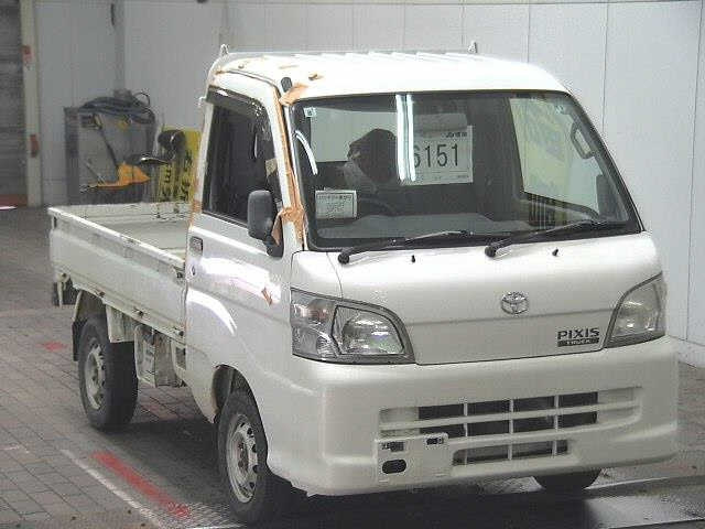 TOYOTA PIXIS — фото