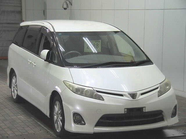 TOYOTA ESTIMA — фото