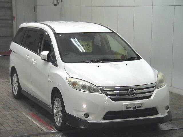NISSAN LAFESTA — фото