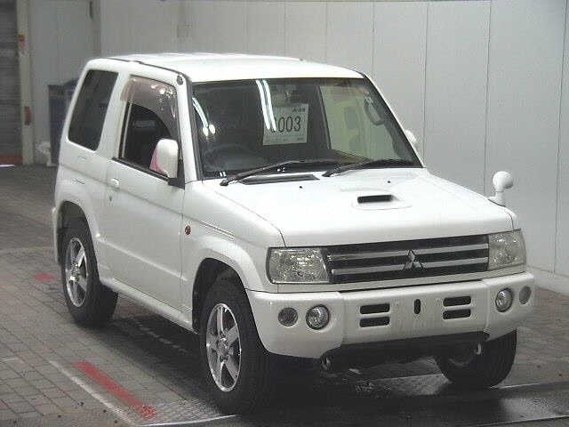 MITSUBISHI PAJERO — фото