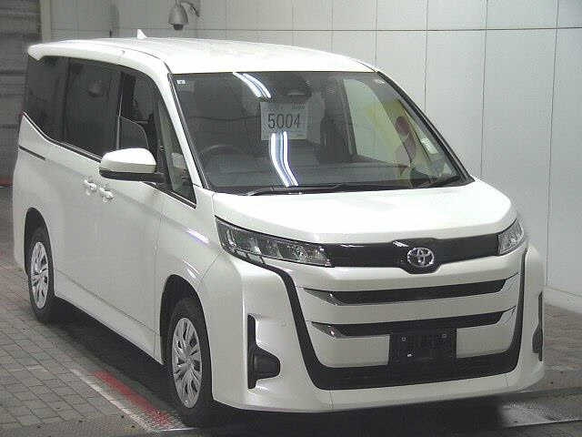 TOYOTA NOAH — фото
