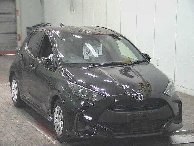 TOYOTA YARIS — фото