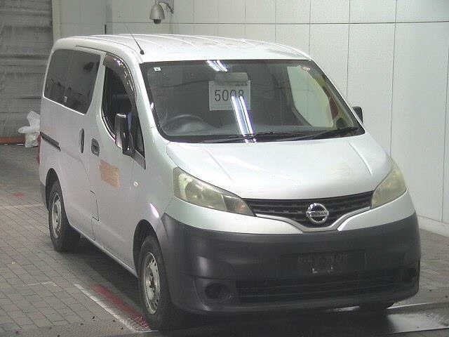 NISSAN NV200 — фото