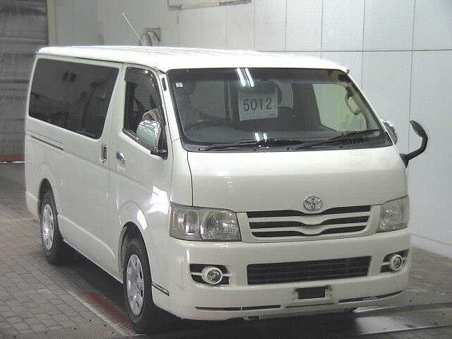 TOYOTA HIACE — фото