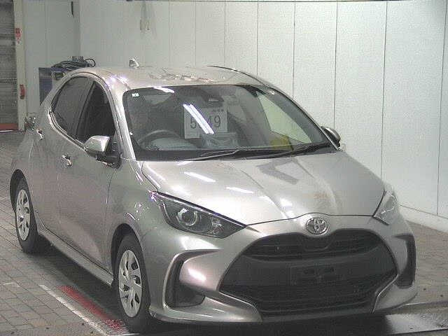 TOYOTA YARIS — фото