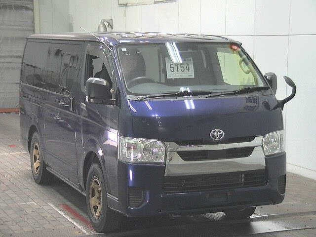 TOYOTA HIACE — фото