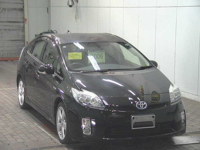 TOYOTA PRIUS — фото