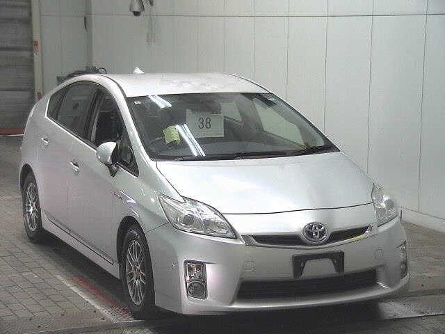 TOYOTA PRIUS — фото