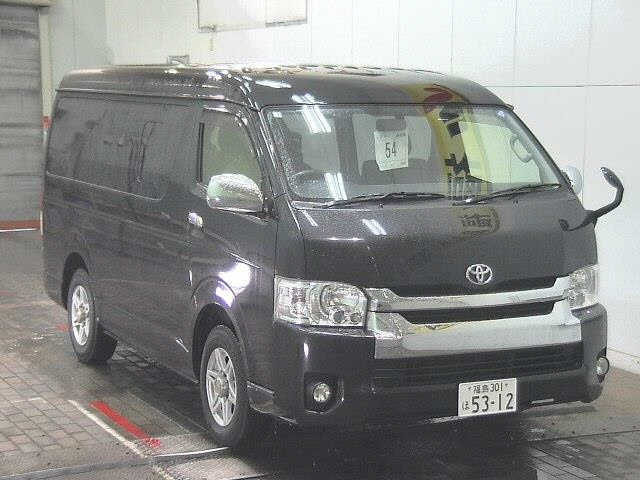 TOYOTA HIACE — фото