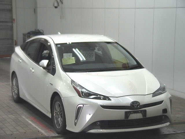 TOYOTA PRIUS — фото