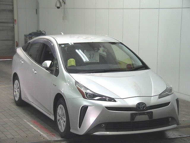 TOYOTA PRIUS — фото