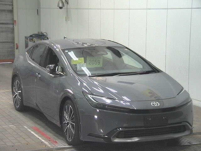 TOYOTA PRIUS — фото