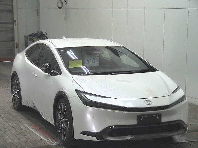 TOYOTA PRIUS — фото