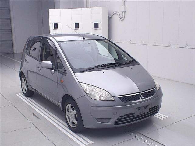 MITSUBISHI COLT — фото