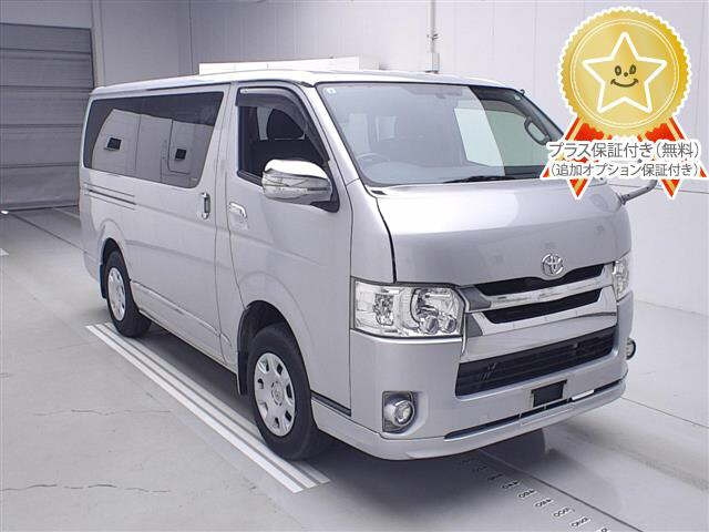 TOYOTA HIACE — фото