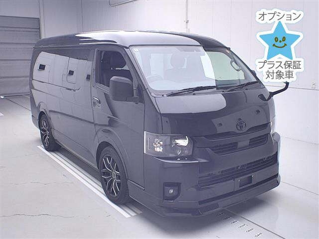 TOYOTA HIACE — фото