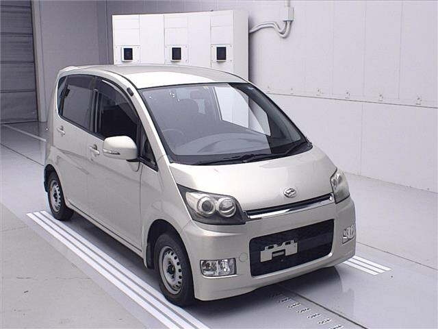 DAIHATSU MOVE — фото