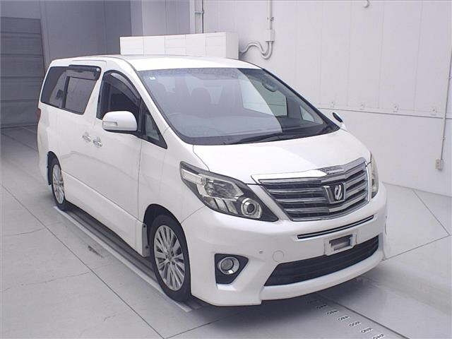 TOYOTA ALPHARD — фото
