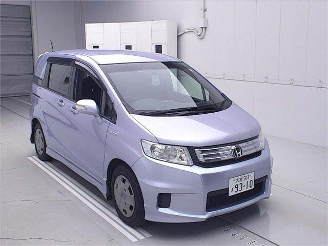 HONDA FREED — фото