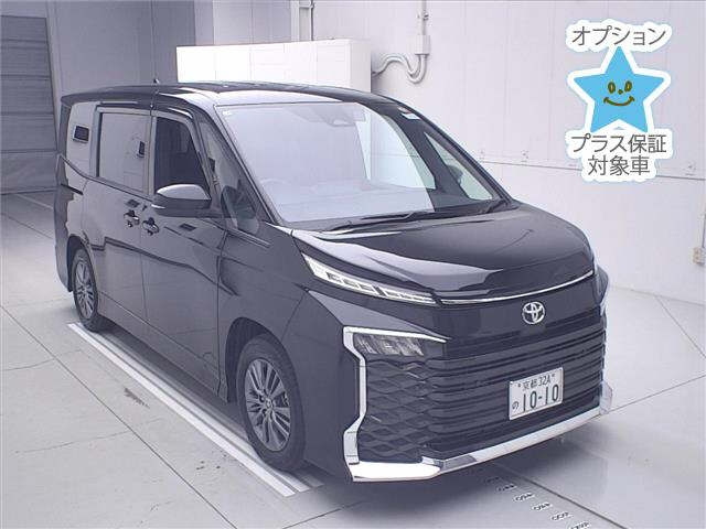 TOYOTA VOXY — фото
