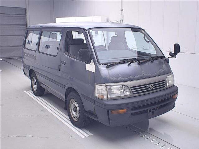 TOYOTA HIACE — фото