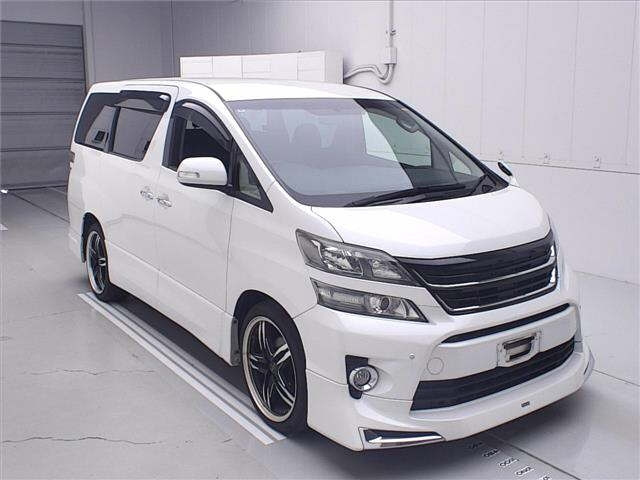 TOYOTA VELLFIRE — фото