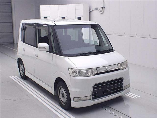 DAIHATSU TANTO — фото