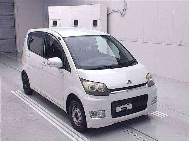 DAIHATSU MOVE — фото